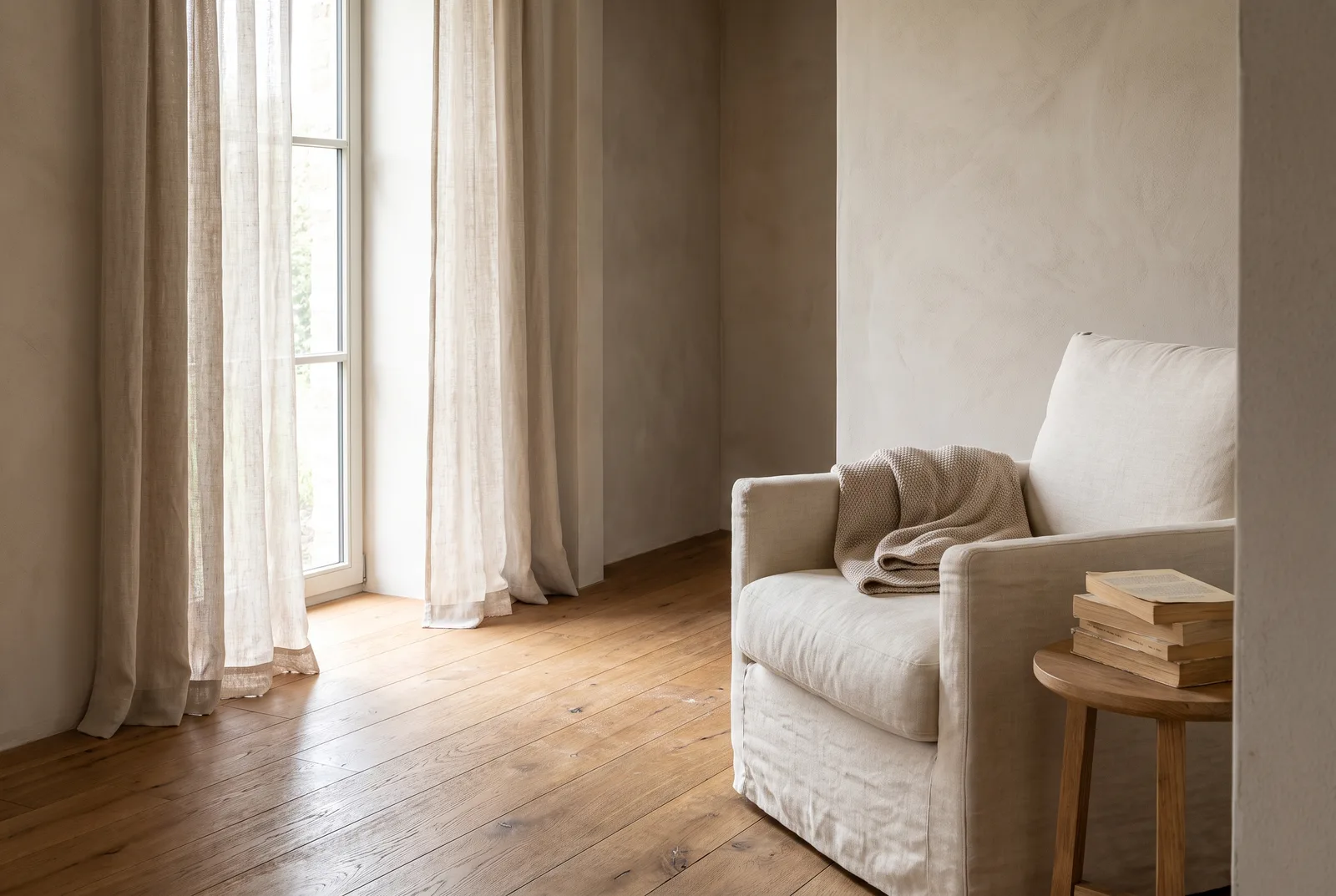 Arco Floor Lamp · Flos, empty room